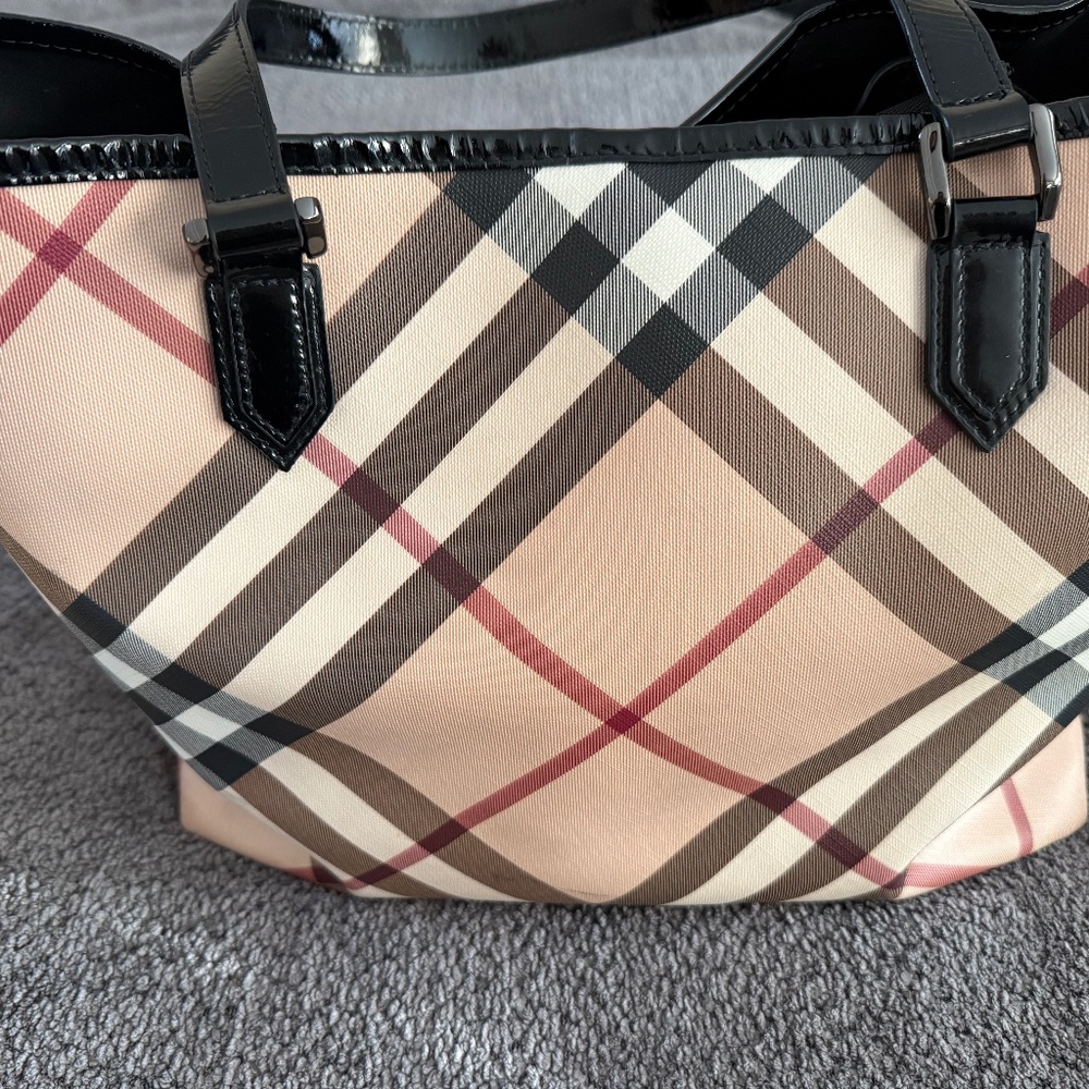 Oversized Burberry tote